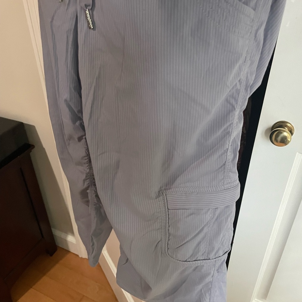 Lululemon grey cropped dance pants